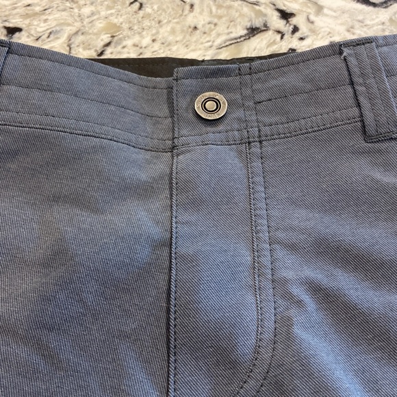 Kuhl Mens 30 waist. Gray walking shorts. Classic style. Excellent condition - Picture 3 of 6